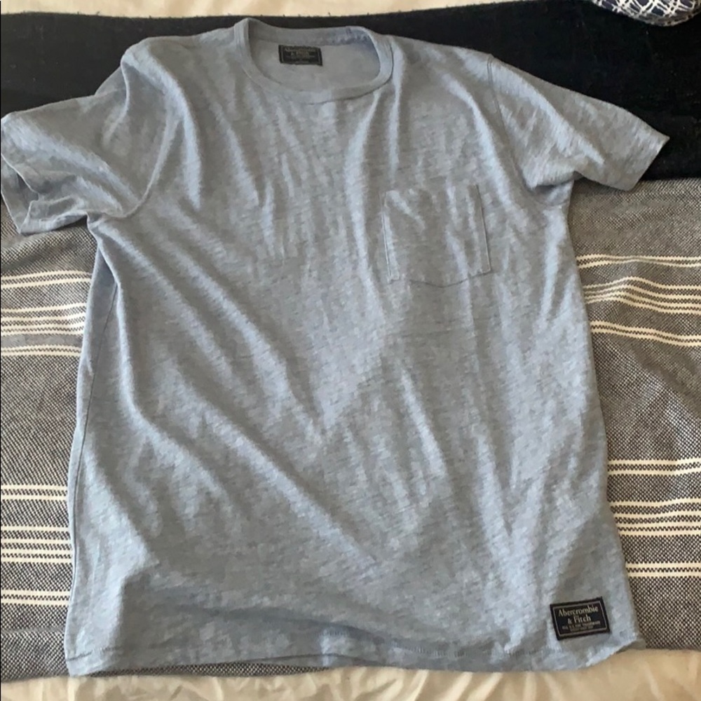 American Eagle short sleeve shirt